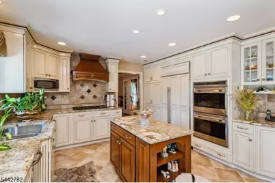 200 Raritan Ln, Readington, NJ 08889 - Photo 13