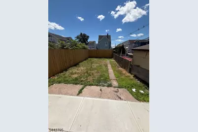 299 W Broadway, Paterson, NJ 07522 - Photo 21