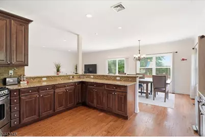 6 Poplar Pl, Fairfield, NJ 07004 - Photo 7