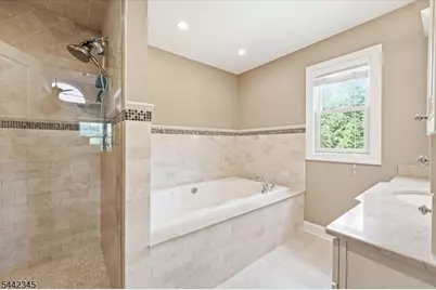 6 Poplar Pl, Fairfield, NJ 07004 - Photo 21