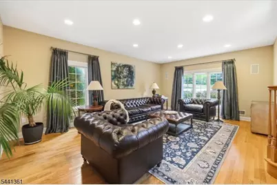4 Centennial Ct, Totowa, NJ 07512 - Photo 5
