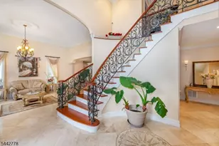 16A Cheri Ln, Fairfield, NJ 07004 - Photo 3