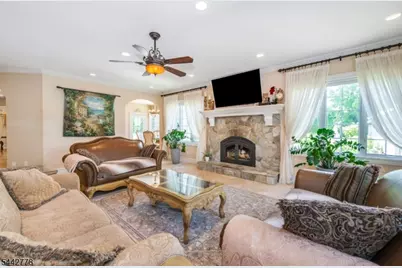 16A Cheri Ln, Fairfield, NJ 07004 - Photo 19