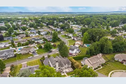 16A Cheri Ln, Fairfield, NJ 07004 - Photo 47