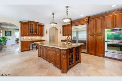 16A Cheri Ln, Fairfield, NJ 07004 - Photo 13