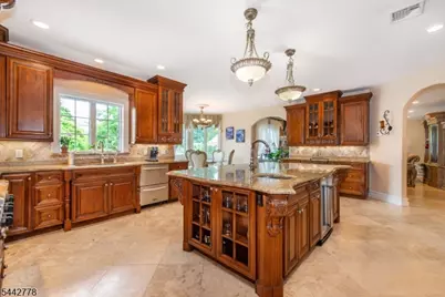 16A Cheri Ln, Fairfield, NJ 07004 - Photo 11