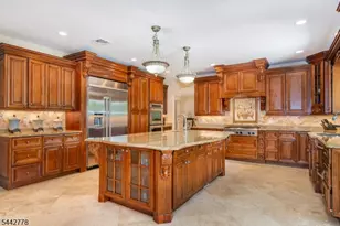 16A Cheri Ln, Fairfield, NJ 07004 - Photo 15