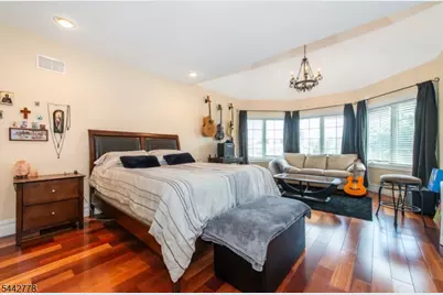16A Cheri Ln, Fairfield, NJ 07004 - Photo 35