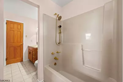 18 Carrie Ct, Nutley, NJ 07110 - Photo 19