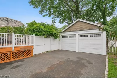 11 Brookwood Dr, Maplewood, NJ 07040 - Photo 37