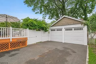 11 Brookwood Dr, Maplewood, NJ 07040 - Photo 37