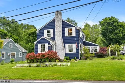 61 Laurel Ave, Franklin Township, NJ 08528 - Photo 3