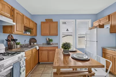 17 Wolcott Ter #2, Newark, NJ 07112 - Photo 5