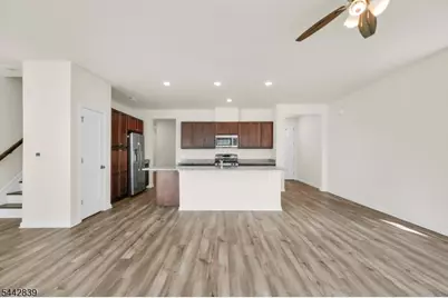 228 Park Ln, Dunellen, NJ 08812 - Photo 7