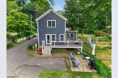 79 W Main St, Mendham, NJ 07945 - Photo 25