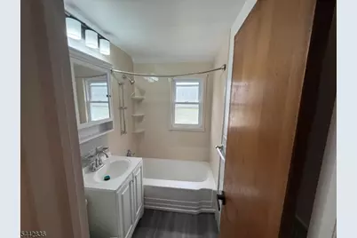 585 Mountainview Dr, North Plainfield, NJ 07063 - Photo 11