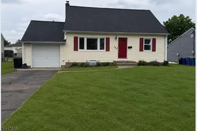 585 Mountainview Dr, North Plainfield, NJ 07063 - Photo 1