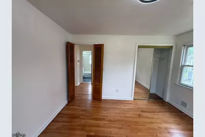 585 Mountainview Dr, North Plainfield, NJ 07063 - Photo 17