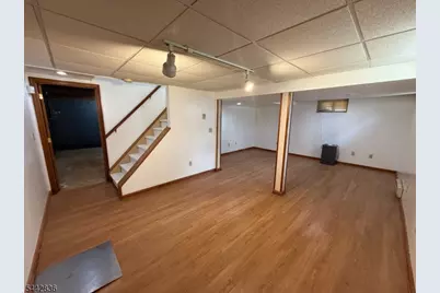 585 Mountainview Dr, North Plainfield, NJ 07063 - Photo 29