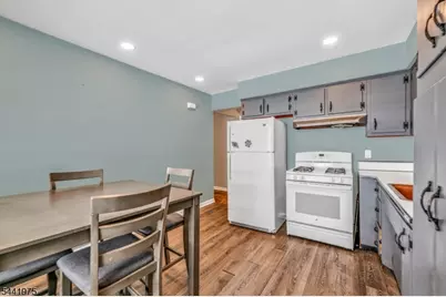 101 Pinecrest Ter, Wayne, NJ 07470 - Photo 9
