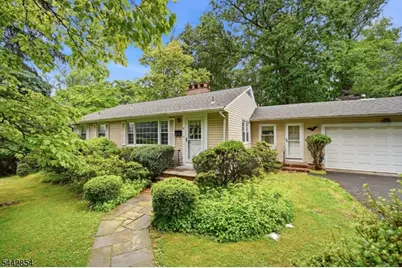51 Crystal Ave, West Orange Township, NJ 07052 - Photo 3