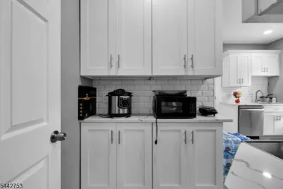 209 Lewis St, Phillipsburg, NJ 08865 - Photo 17