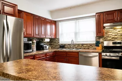 24A Woodedge Ave #4, Edison Twp., NJ 08817 - Photo 7