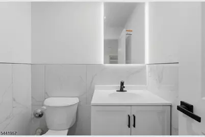 26 Parkhurst St, Newark, NJ 07114 - Photo 15