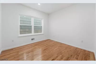 26 Parkhurst St, Newark, NJ 07114 - Photo 11