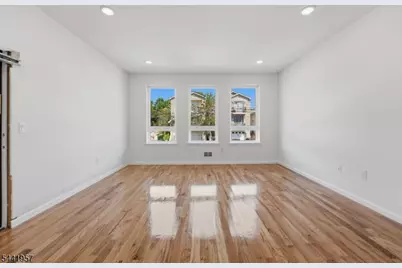 26 Parkhurst St, Newark, NJ 07114 - Photo 5