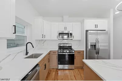26 Parkhurst St, Newark, NJ 07114 - Photo 7