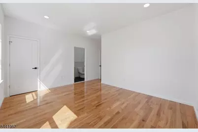 26 Parkhurst St, Newark, NJ 07114 - Photo 13