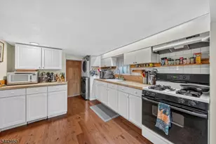 3 Union St, Franklin Township, NJ 08528 - Photo 3