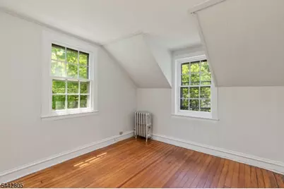 11 Milton Pl #2, Morristown, NJ 07960 - Photo 7