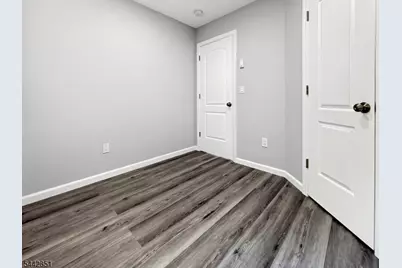 121 Dartmouth Trl, Hopatcong, NJ 07843 - Photo 9