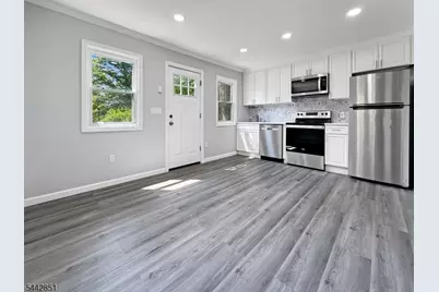 121 Dartmouth Trl, Hopatcong, NJ 07843 - Photo 3