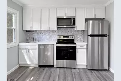 121 Dartmouth Trl, Hopatcong, NJ 07843 - Photo 5