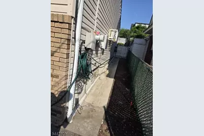 423-427 Lake St, Newark, NJ 07104 - Photo 11