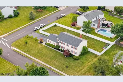 2 Daniel Dr, Hillsborough Township, NJ 08844 - Photo 7