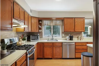 2 Daniel Dr, Hillsborough Township, NJ 08844 - Photo 23