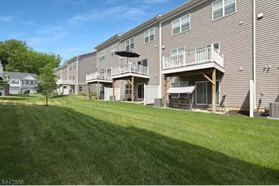 6 Martin Pl, Morris Plains, NJ 07950 - Photo 3