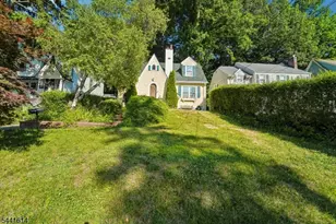 75 Rollinson St, West Orange Township, NJ 07052 - Photo 3