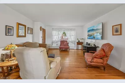 1255A Valley Rd #A, Wayne Twp., NJ 07470 - Photo 3