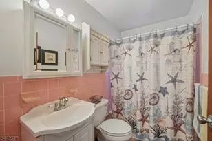 1255A Valley Rd, Wayne Twp., NJ 07470 - Photo 21