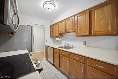 70 Harristown Rd #1, Fair Lawn, NJ 07410 - Photo 7