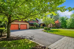14 Denman Ct, Millburn Twp., NJ 07078 - Photo 3