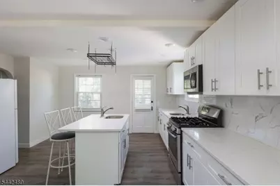 813 Miltonia St, Linden, NJ 07036 - Photo 13