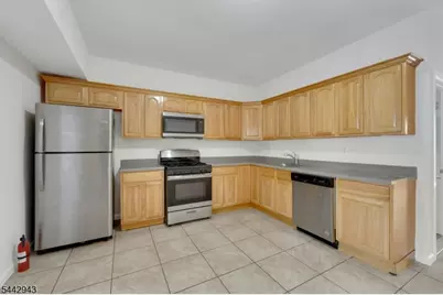 349 Osborne Ter #1, Newark, NJ 07112 - Photo 9