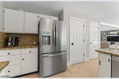 400 Ernest Dr, Hillsborough Township, NJ 08844 - Photo 13