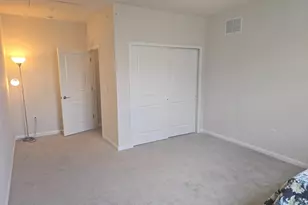 907 Greenland Square, Highland Park, NJ 08904 - Photo 15